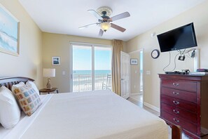 2 bedrooms, iron/ironing board, WiFi, bed sheets - Beachfront resort condo with Gulf views & pools/hot tub/lazy river/gym (Panama City Beach)