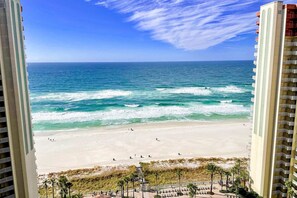 On the beach - Condo in Panama City Beach with sweeping Gulf views, pools, hot tub, & gym (Panama City Beach)