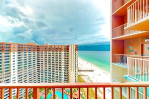 Property grounds - Condo in Panama City Beach with sweeping Gulf views, pools, hot tub, & gym (Panama City Beach)