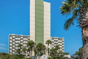Exterior - Beautiful Pinnacle Port condo with pools & basketball court right next to beach (Panama City Beach)