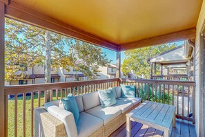 Property grounds - Renovated Townhome with Central AC, Shared Pools & Hot Tubs–Minutes to Beach (Panama City Beach)