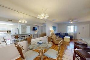 Interior - Dog-friendly townhome with beach access, pool, tennis, gym, W/D, & central AC (Panama City Beach)