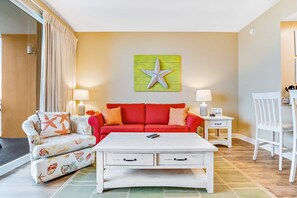 TV, DVD player, offices - Wonderful beachfront condo with pools & hot tub access (Panama City Beach)