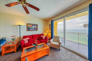 TV, offices - Beach getaway steps from the beach with pool & gym (Panama City Beach)