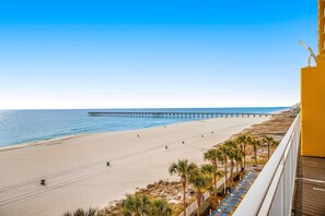 On the beach - Beachfront Paradise, huge balcony, panoramic Gulf views, pool & fitness room (Panama City Beach)