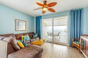 TV, offices - Beachfront Paradise, huge balcony, panoramic Gulf views, pool & fitness room (Panama City Beach)