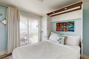 3 bedrooms, iron/ironing board, WiFi, bed sheets - Luxurious Beachfront Home w/Covered Deck, Hammock, & High-Speed WiFi (Panama City Beach)