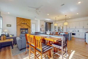 Interior - Gorgeous family home, plenty of space, family-friendly & close to everything (Pensacola)