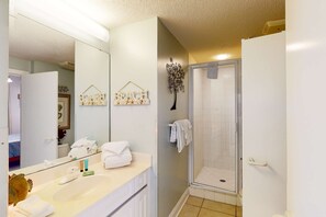 Shower, towels - Renovated, Gulf-Front Condo with Beach Access, Shared Pools, Hot Tub & Free WiFi (Perdido Key)