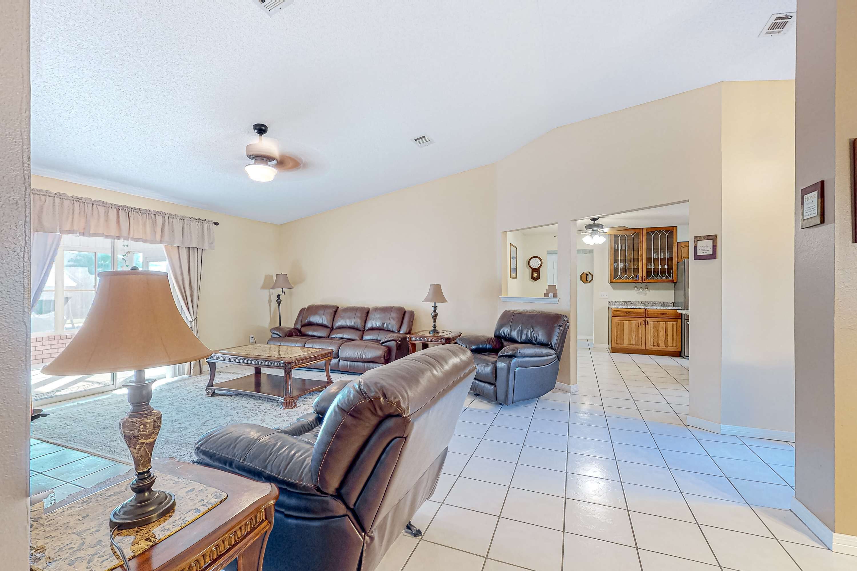 TV, fireplace, offices