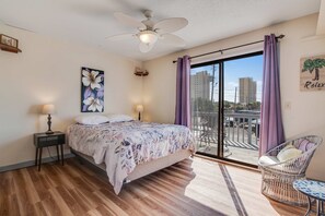 2 bedrooms, iron/ironing board, WiFi, bed sheets - Cozy condo with private patio, near beach & dining (Panama City Beach)