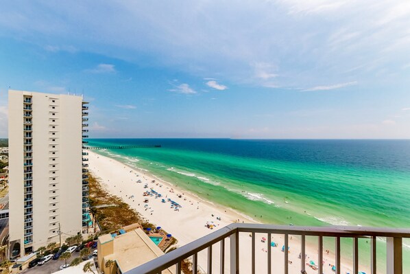 Property grounds - Ocean-view condo with pools, fitness center and beach access (Panama City Beach)