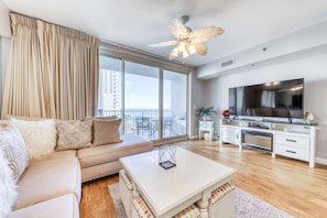 TV, offices - Lovely beachfront home with balcony, pool, hot tub, & beach (Panama City Beach)
