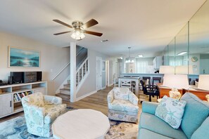 TV, offices - Cozy beachfront home with private deck and beach access (Panama City Beach)