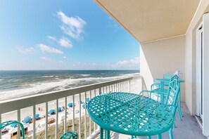 Property grounds - Fun beach getaway with beautiful views, pools, hot tub & beach access (Panama City Beach)