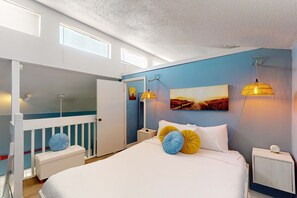 1 bedroom, iron/ironing board, WiFi, bed sheets - Gulf-view 2-story condo near the beach with porch, streaming, W/D, & central AC (Panama City Beach)