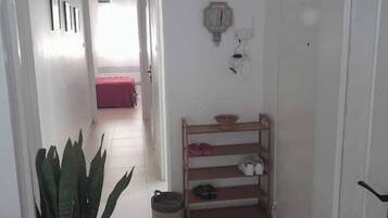 4 bedrooms, WiFi, bed sheets