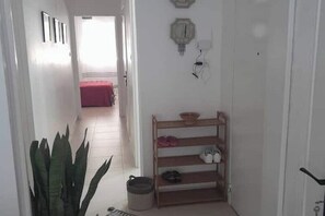 4 bedrooms, WiFi, bed sheets