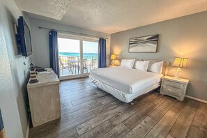3 bedrooms, iron/ironing board, WiFi, bed sheets - Beachfront Condo, gorgeous views, shared pool, hot tub, and beach access (Panama City Beach)