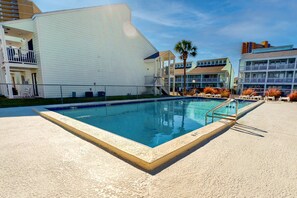 Pool - Condo in Panama City Beach with pool & beach access (Panama City Beach)