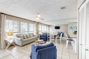 TV, offices - Condo in Panama City Beach with pool & beach access (Panama City Beach)