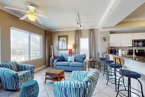 TV, offices - Lovely condo at beachfront resort with sunset views, pools, hot tubs, & gym (Panama City Beach)