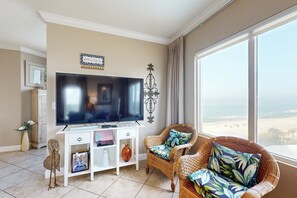 TV, offices - Lovely condo at beachfront resort with sunset views, pools, hot tubs, & gym (Panama City Beach)