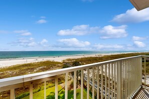 Property grounds - Gorgeous beachfront condo, shared pool and beach access (Perdido Key)
