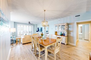 Dining - Newly renovated, Gulf-Front Condo with Beach Access, Shared Pools, Hot Tub, Free WiFi (Perdido Key)