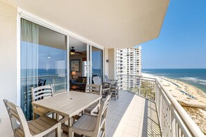 Outdoor dining - 9th-floor open, bright condo with views - close to dining (Perdido Key)