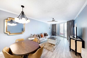 TV, DVD player, offices - 15th-floor charming, open condo, amazing views (Perdido Key)