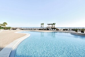 Pool - 15th-floor charming, open condo, amazing views (Perdido Key)
