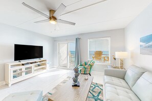 TV, offices - Beachfront condo with Gulf views, pool, tennis courts, & balcony (Fort Walton Beach)