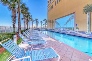 Pool - Cozy corner condo with beach views, pool & gym (Panama City Beach)