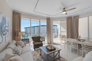 TV, DVD player, stereo, offices - Bright Gulf-view condo with balcony, pool, seasonal beach service & pickleball (Santa Rosa Beach)