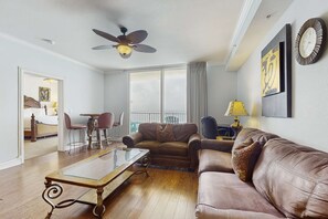 TV, offices - Elegant condo w/ gulf-front views & on-site pools, hot tubs, beach service (Panama City Beach)