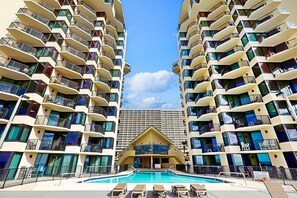 Pool - Incredible beachfront getaway with views, pools, & tennis - Snowbirds welcome (Panama City Beach)