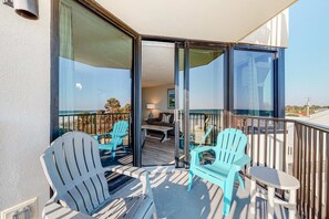 Property grounds - Gulf-front condo with amazing views, WiFi, central AC, pools, & fitness room (Panama City Beach)