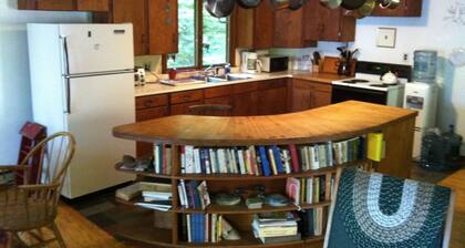 Secluded 3-Bedroom Cabin on Echo Lake