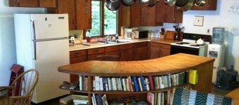 Secluded 3-Bedroom Cabin on Echo Lake