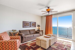 TV, DVD player, offices - Luxurious beachfront condo with ocean views, Pool & Hot tub (Panama City Beach)