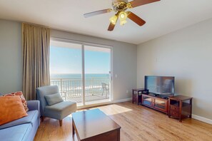 TV, DVD player, offices - Beachfront condo with pool, lazy river, splash pad & hot tub (Panama City Beach)