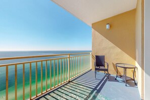 Property grounds - Beachfront condo with amazing views, balcony, pools, waterpark, hot tub (Panama City Beach)