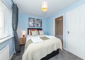 3 bedrooms, iron/ironing board, free WiFi, bed sheets