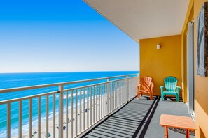 Property grounds - Ocean and breachfront condo with pool, gym, hot tub - walk to the beach (Panama City Beach)