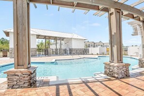 Pool - Spacious townhouse w/ shared pool, high-speed WiFi, washer/dryer, & central AC (Panama City Beach)