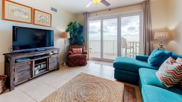 Televisión, reproductor de DVD y oficina