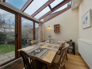 Dining - Charming 3 Bedroom Home in Jesmond - Pass the Keys (Newcastle)