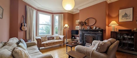 Télévision, cheminée