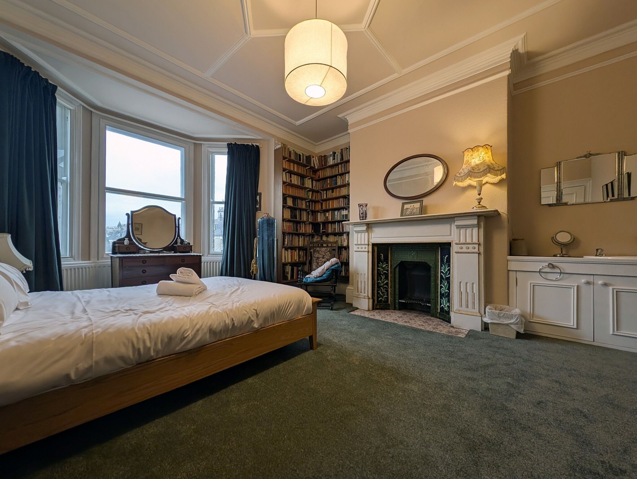 4 bedrooms, iron/ironing board, free WiFi, bed sheets